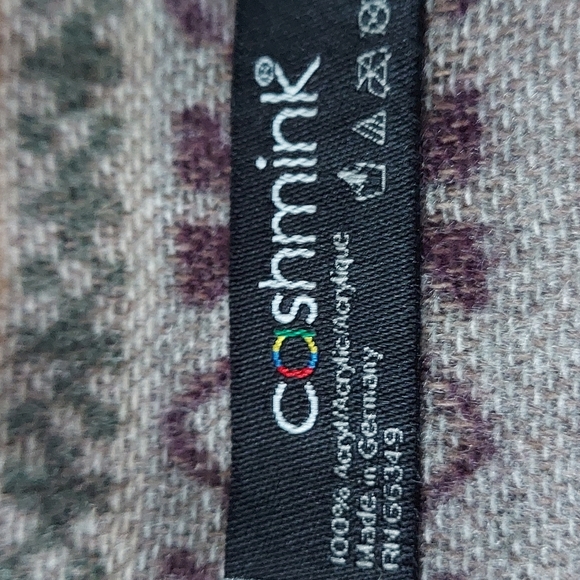 Scarf - Picture 5 of 6